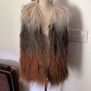 NWOT Lovestitch sz M faux fur. Vest.